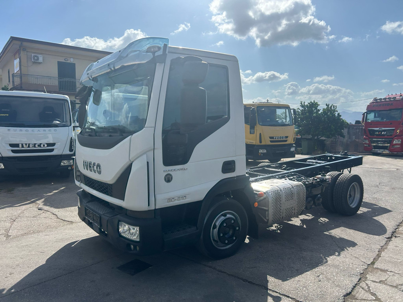 IVECO EUROCARGO 80-210 - Грузовик-шасси: фото 4 IVECO EUROCARGO 80-210 - Грузовик-шасси: фото 4