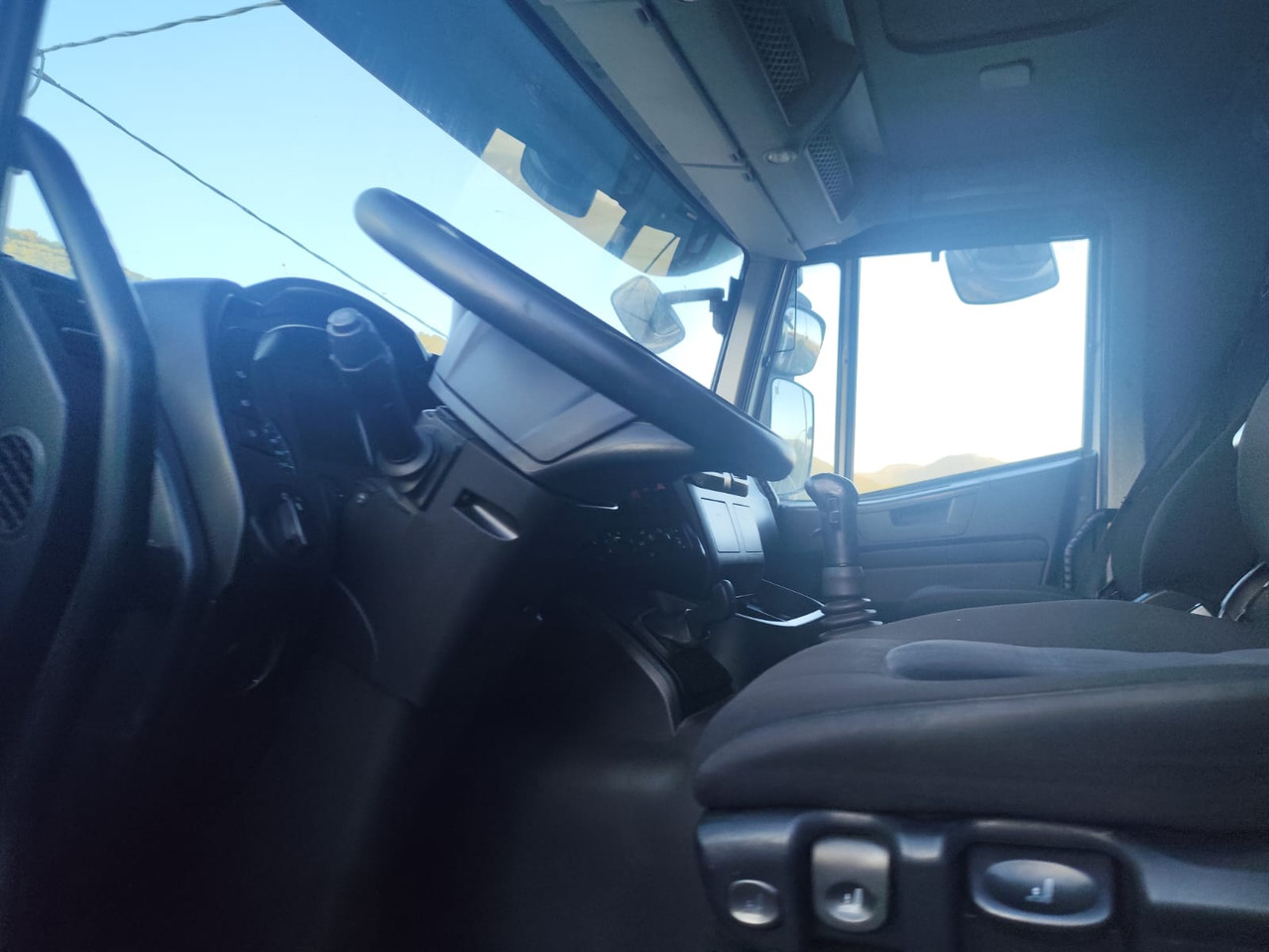 IVECO STRALIS AD 260S31 XP - Грузовик-шасси: фото 3 IVECO STRALIS AD 260S31 XP - Грузовик-шасси: фото 3