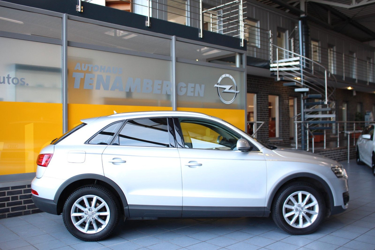 Audi Q3 2.0 TDI quattro Xenon Navi Sitzheizung AHK - Внедорожник: фото 3 Audi Q3 2.0 TDI quattro Xenon Navi Sitzheizung AHK - Внедорожник: фото 3