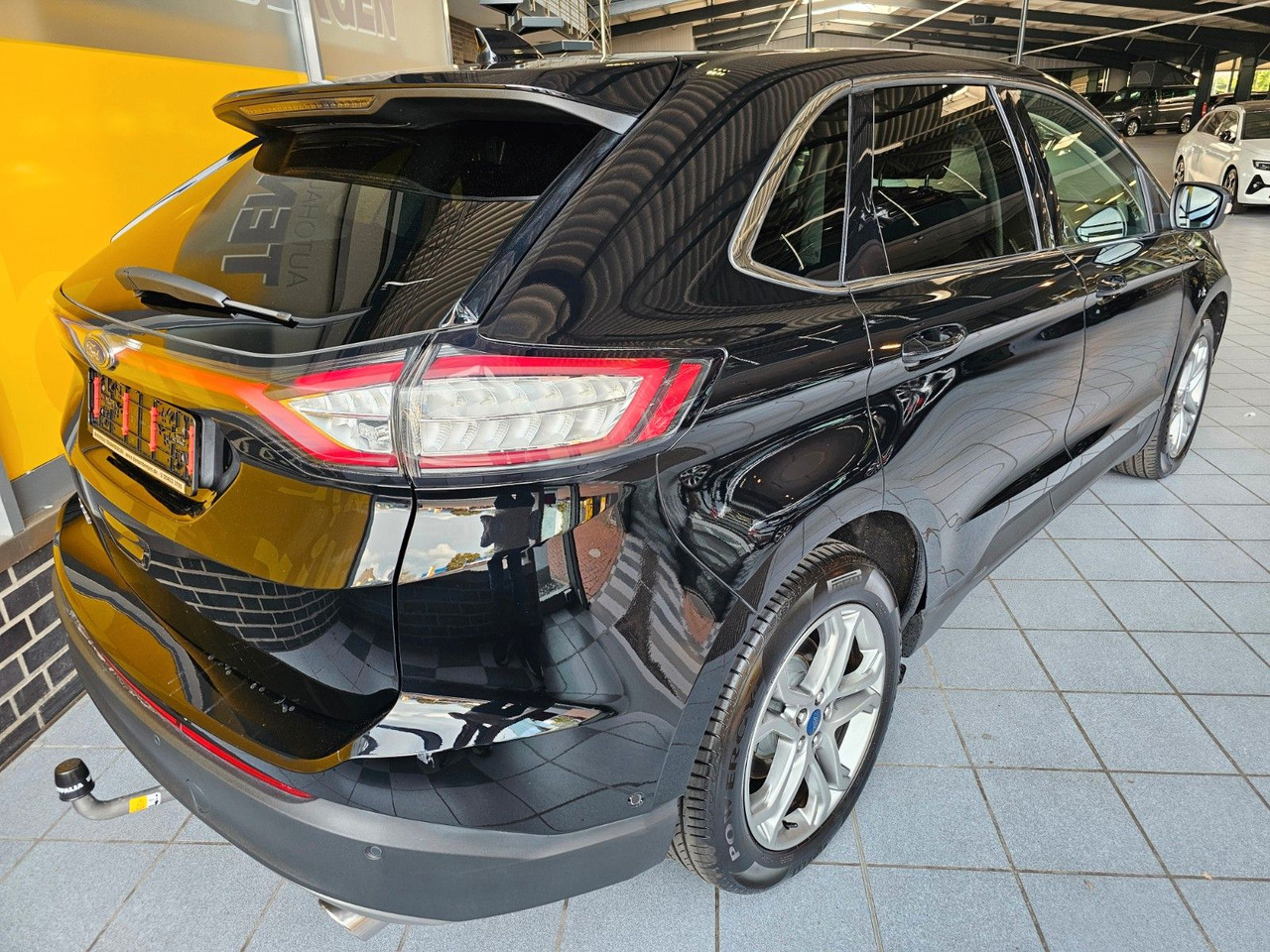 Ford Edge Titanium 4x4 AHK ACC SchiebeDach Navi LED - Внедорожник: фото 2 Ford Edge Titanium 4x4 AHK ACC SchiebeDach Navi LED - Внедорожник: фото 2