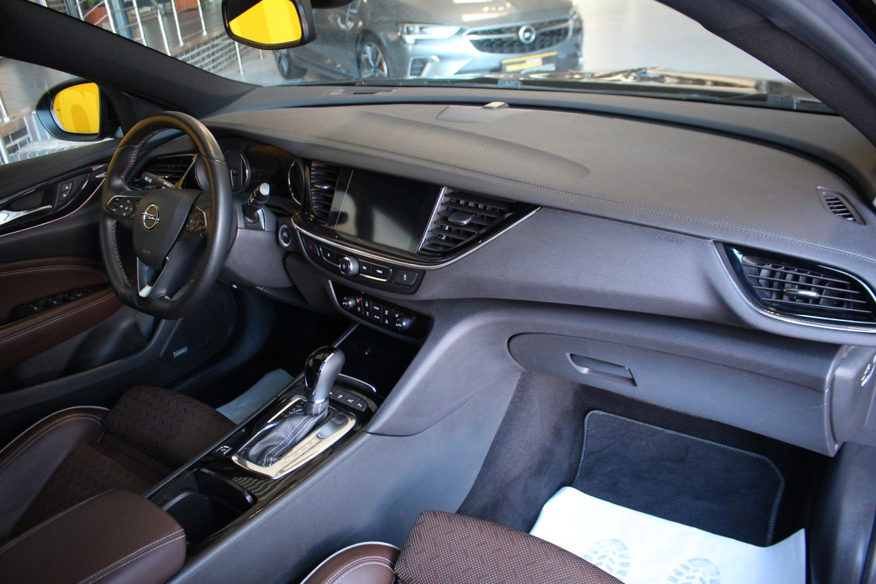 Opel Insignia B Sports Tourer GSi 4x4 Massage Bose - Универсал: фото 4 Opel Insignia B Sports Tourer GSi 4x4 Massage Bose - Универсал: фото 4