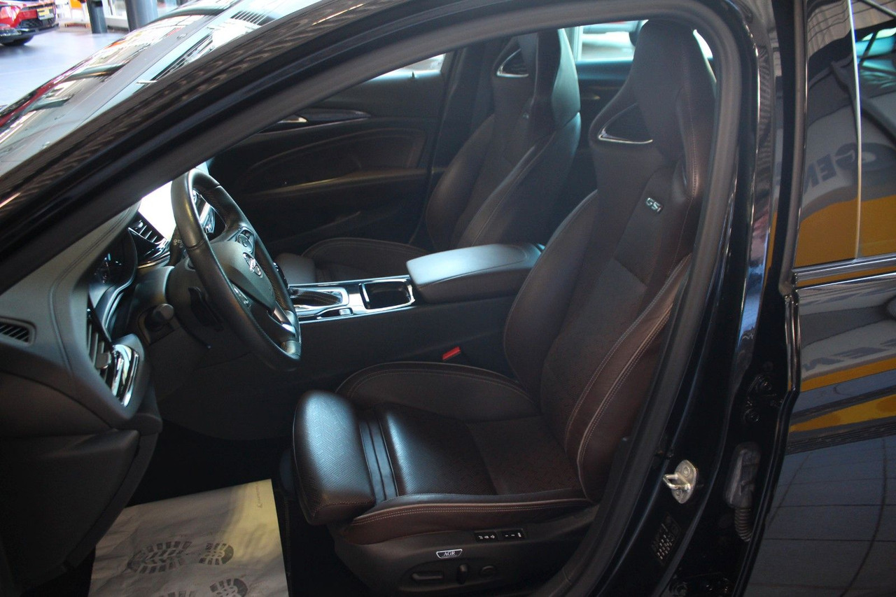 Универсал Opel Insignia B Sports Tourer GSi 4x4 Massage Bose: фото 19