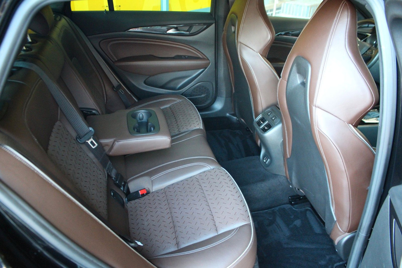 Универсал Opel Insignia B Sports Tourer GSi 4x4 Massage Bose: фото 8