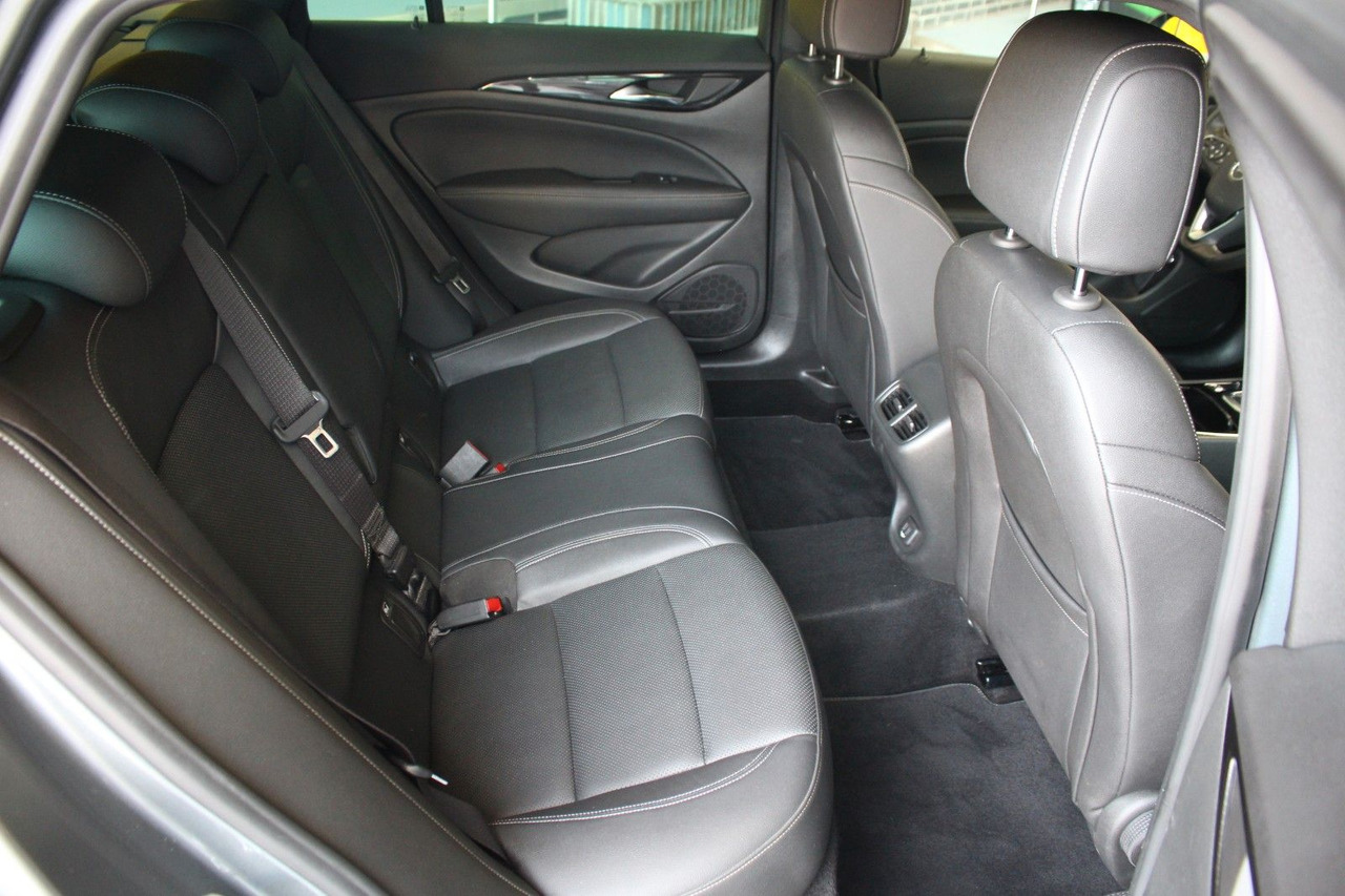 Легковой автомобиль Opel Insignia B Sports Tourer Ultimate 4x4 OPC AHK: фото 10