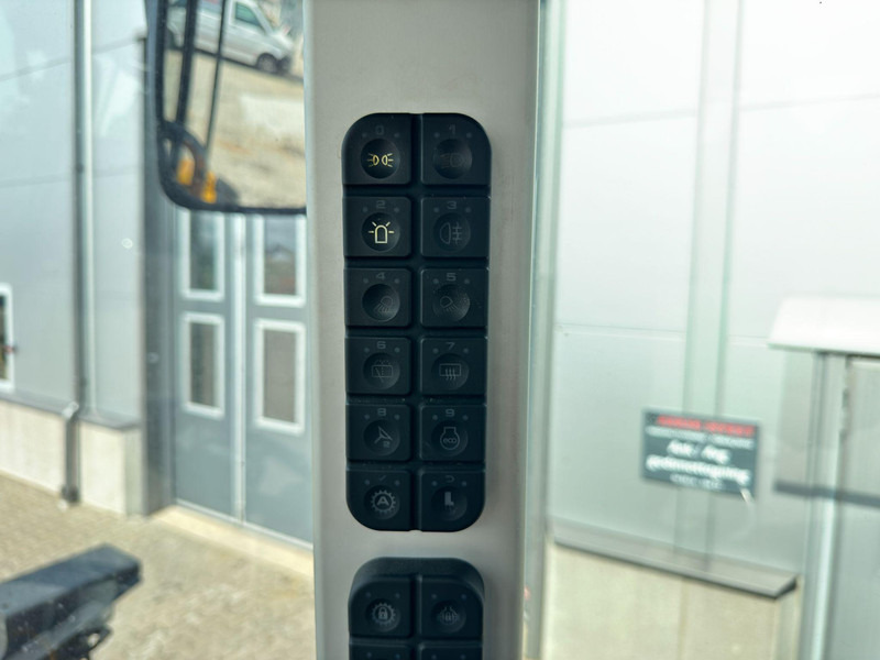 Колёсный погрузчик JCB 413 2.800h: фото 14