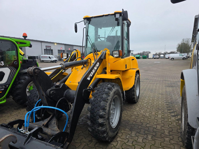 Volvo L30 - Колёсный погрузчик: фото 3 Volvo L30 - Колёсный погрузчик: фото 3