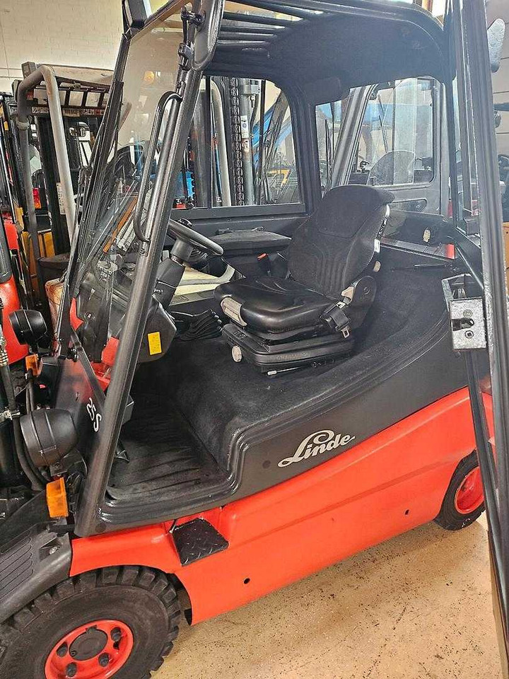 Linde E25S-03 - Электропогрузчик: фото 1 Linde E25S-03 - Электропогрузчик: фото 1