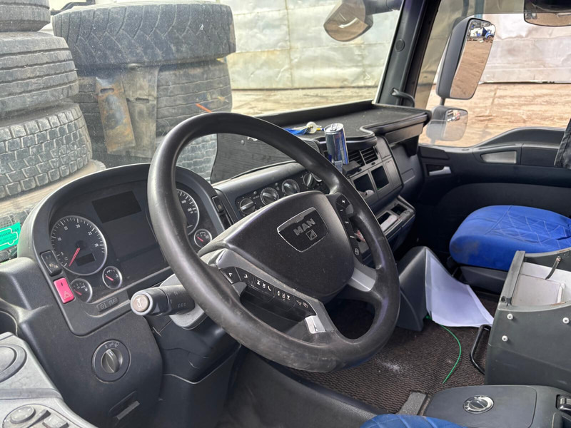 MAN F99/L34 - Кабина и интерьер: фото 5 MAN F99/L34 - Кабина и интерьер: фото 5