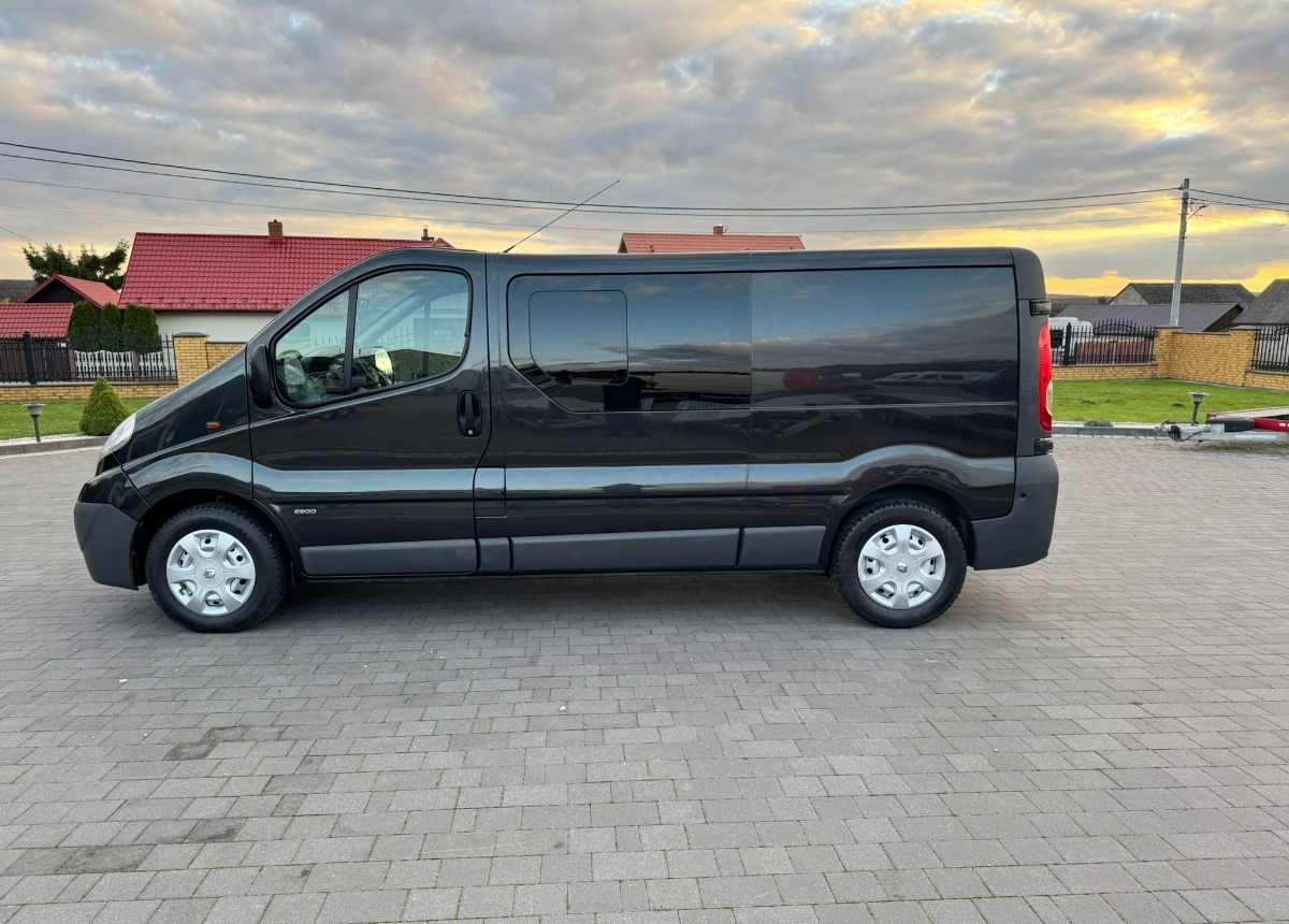 Opel Vivaro Doka Long 2.5 150 ps. L2 H1 - Грузопассажирский фургон: фото 2 Opel Vivaro Doka Long 2.5 150 ps. L2 H1 - Грузопассажирский фургон: фото 2