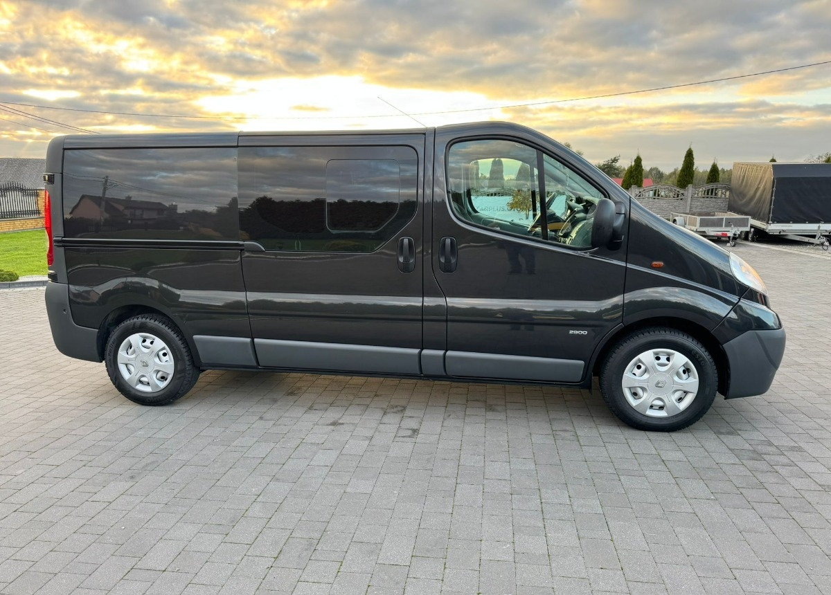 Opel Vivaro Doka Long 2.5 150 ps. L2 H1 - Грузопассажирский фургон: фото 3 Opel Vivaro Doka Long 2.5 150 ps. L2 H1 - Грузопассажирский фургон: фото 3