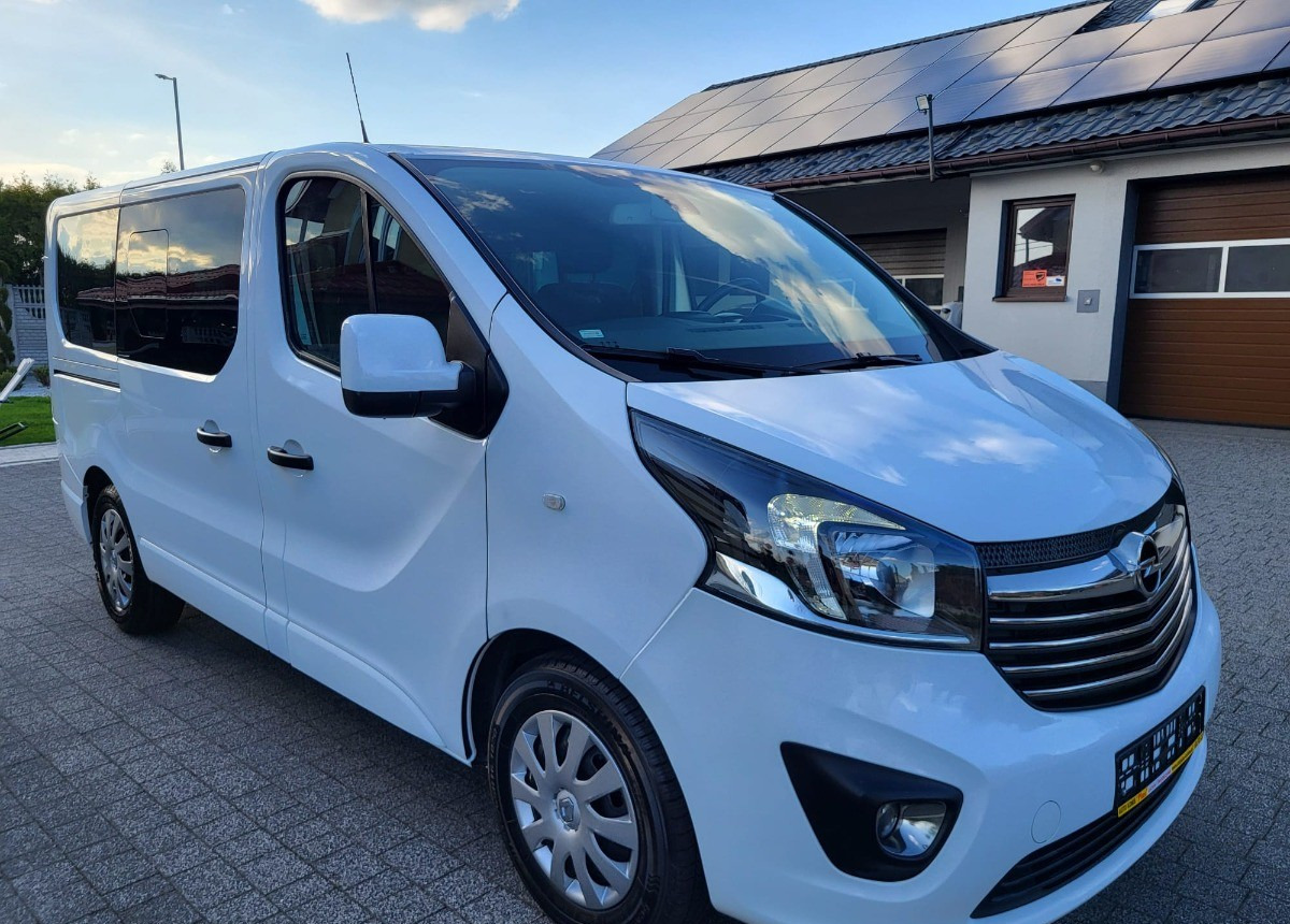 Opel Vivaro bogato doposażone serwisowane Zarejstrowane - Пассажирский фургон: фото 5 Opel Vivaro bogato doposażone serwisowane Zarejstrowane - Пассажирский фургон: фото 5
