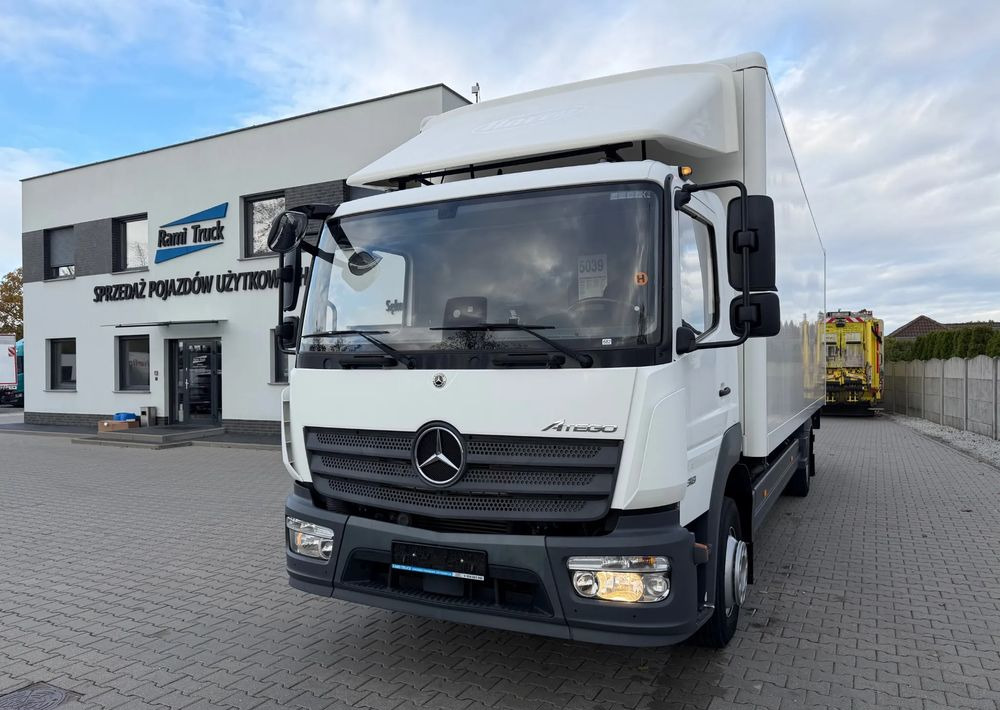Mercedes-Benz ATEGO 1318 IZOTERMA 20 PALET! - Грузовик с закрытым кузовом: фото 1 Mercedes-Benz ATEGO 1318 IZOTERMA 20 PALET! - Грузовик с закрытым кузовом: фото 1