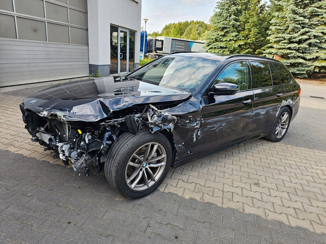 BMW 520 d M Packet Luftsitze Harman-K TOP Ausstatt. - Легковой автомобиль: фото 2 BMW 520 d M Packet Luftsitze Harman-K TOP Ausstatt. - Легковой автомобиль: фото 2