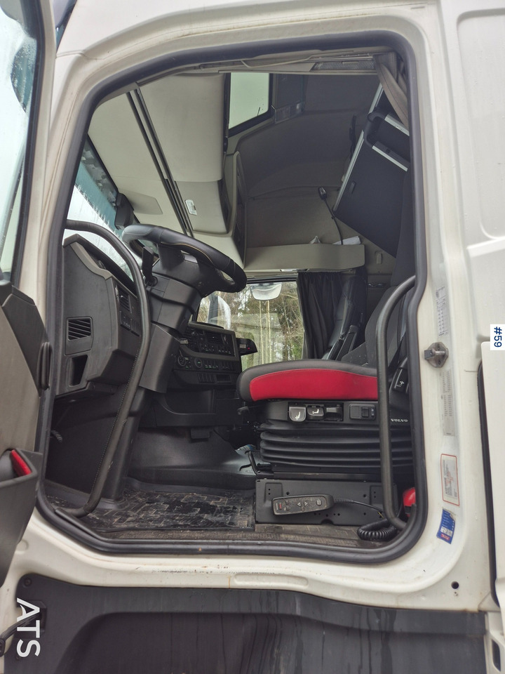 Тягач Volvo FH: фото 13