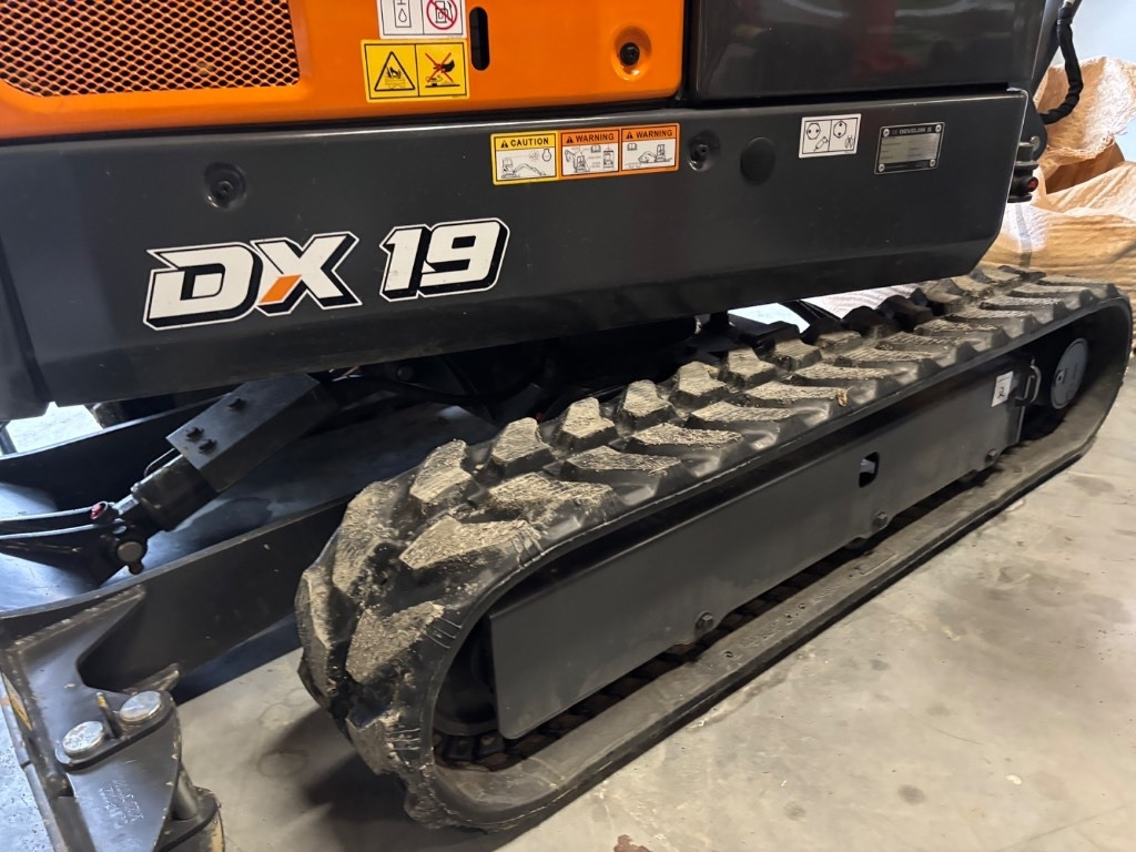 Мини-экскаватор Develon DX 19 Z-7: фото 6 Мини-экскаватор Develon DX 19 Z-7: фото 6