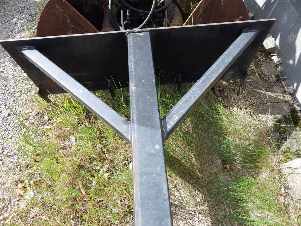 Silokamm Kornschieber Verlängerung an Volvo L30 / Cat 906 908 - Техника для силоса: фото 5 Silokamm Kornschieber Verlängerung an Volvo L30 / Cat 906 908 - Техника для силоса: фото 5