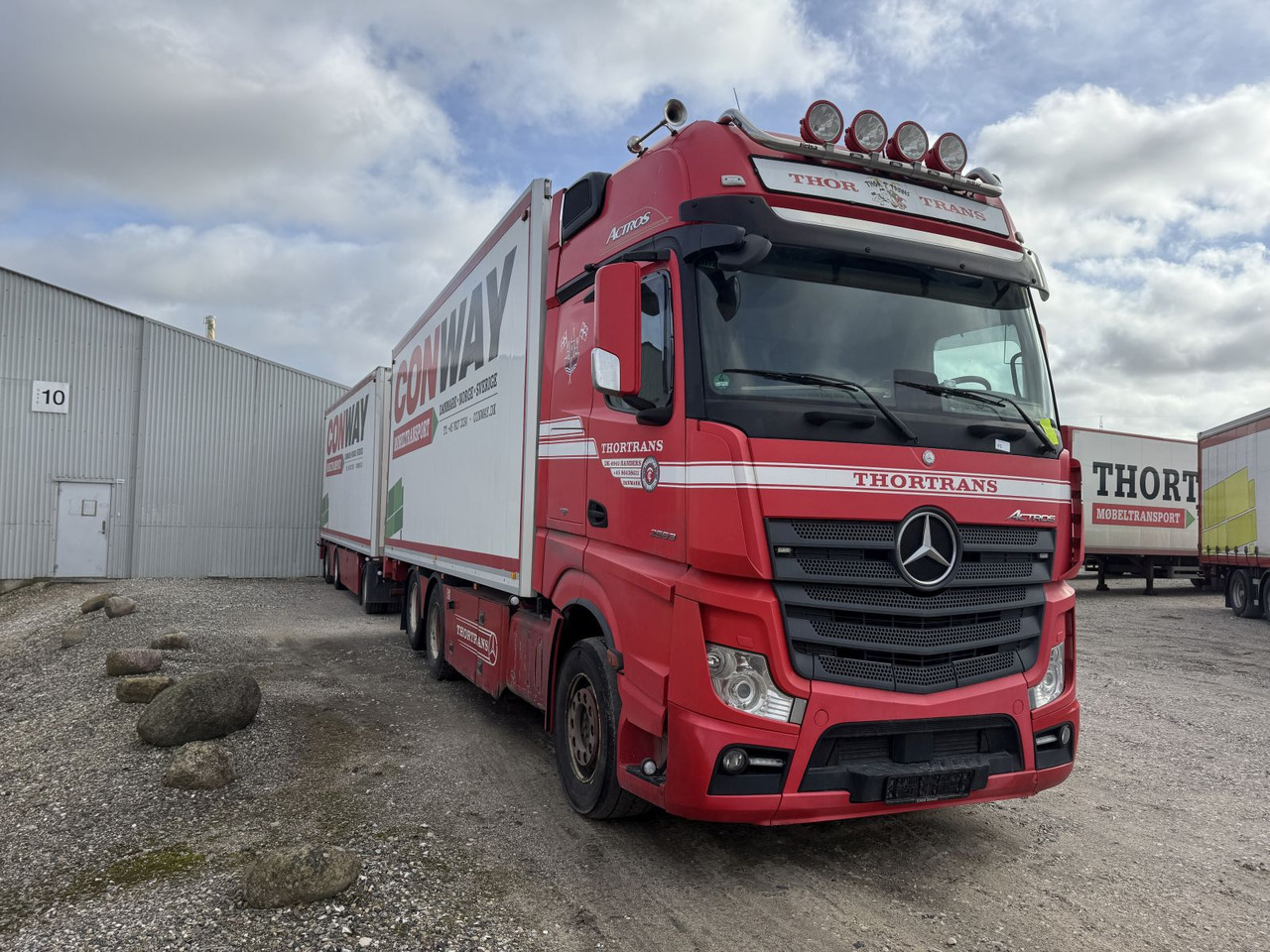MERCEDES-BENZ Actros 2663 LDNA 6x2 - Грузовик с закрытым кузовом: фото 3 MERCEDES-BENZ Actros 2663 LDNA 6x2 - Грузовик с закрытым кузовом: фото 3