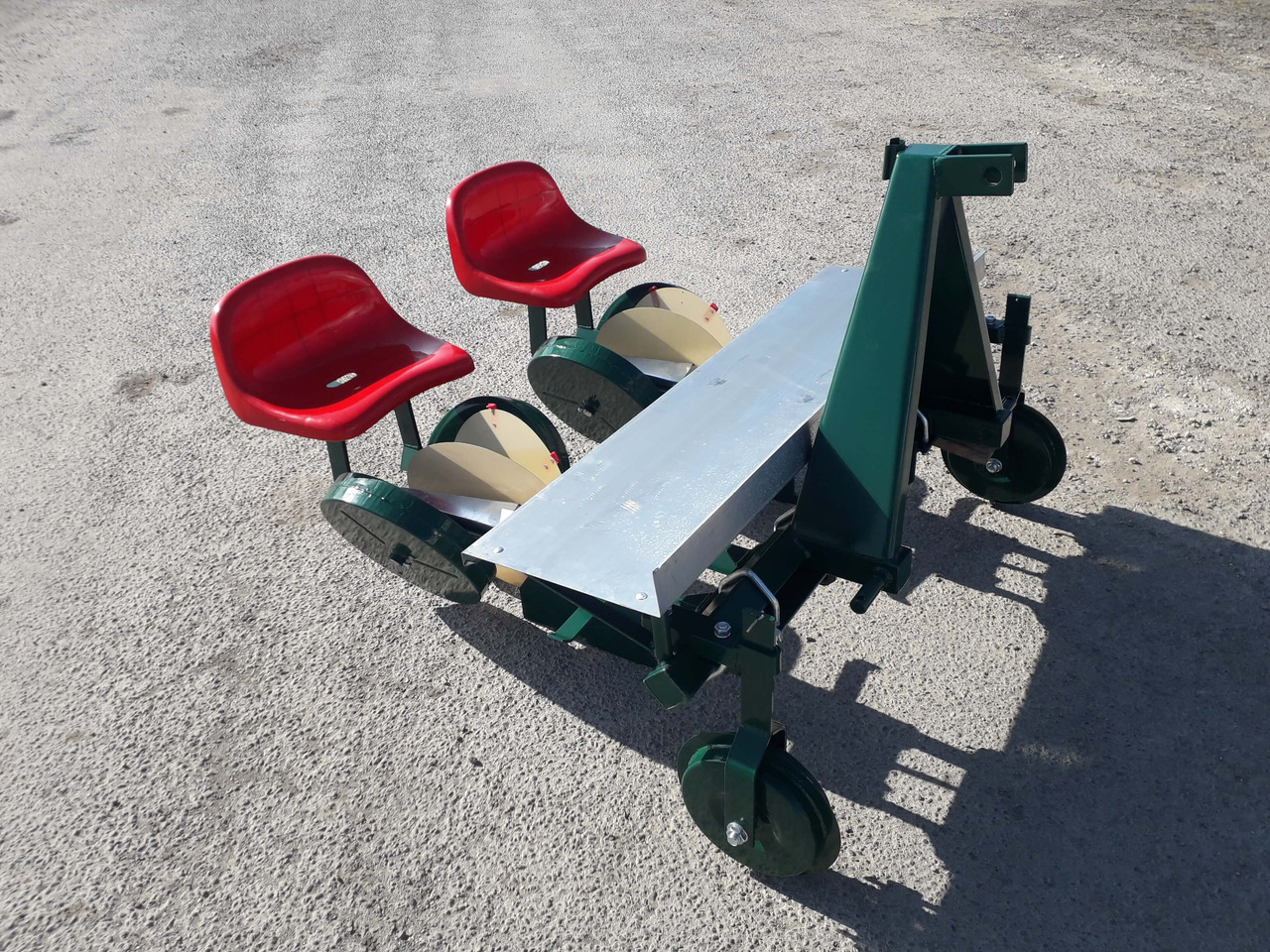 GARMACH Transplanteur à Mini-Mottes 2 rangs - Картофелесажалка: фото 4 GARMACH Transplanteur à Mini-Mottes 2 rangs - Картофелесажалка: фото 4
