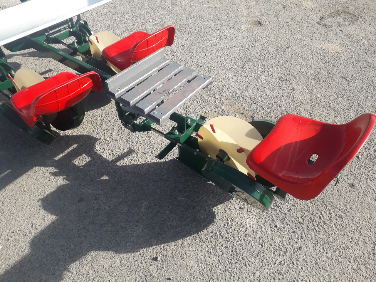 GARMACH Transplanteur à Mini-Mottes 3 rangs - Картофелесажалка: фото 3 GARMACH Transplanteur à Mini-Mottes 3 rangs - Картофелесажалка: фото 3