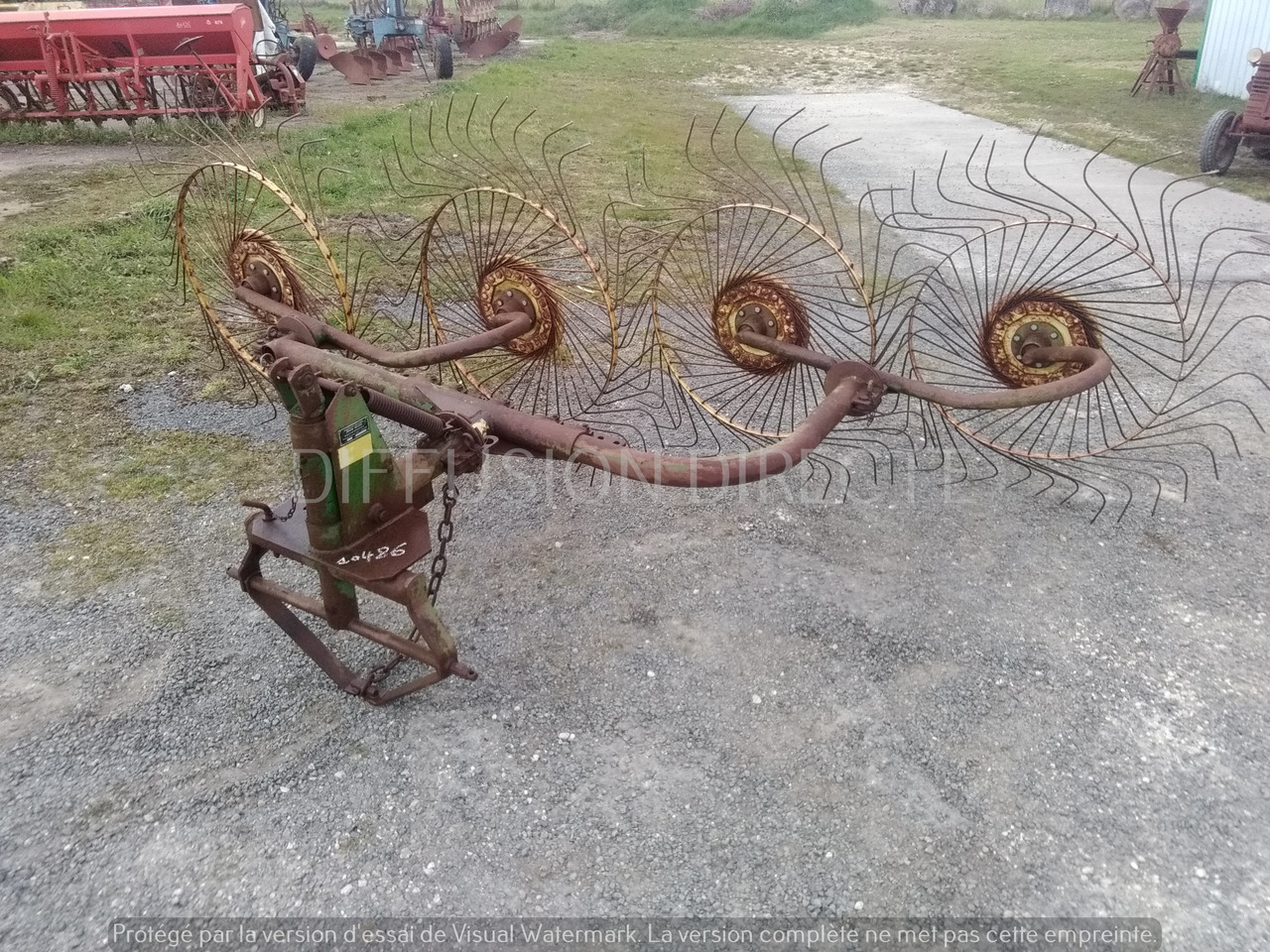 JOHN DEERE ANDAINEUR P 140 - Сеноворошилка: фото 3 JOHN DEERE ANDAINEUR P 140 - Сеноворошилка: фото 3