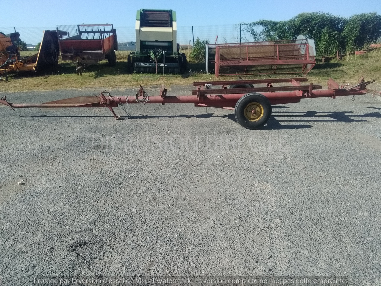 MASSEY FERGUSON CHARIOT DE COUPE 450 - Тележка для жатки: фото 3 MASSEY FERGUSON CHARIOT DE COUPE 450 - Тележка для жатки: фото 3