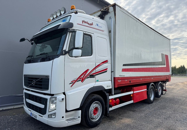 VolvoFH13 500 6x2 Rahtikaappi - Другая техника: фото 1 VolvoFH13 500 6x2 Rahtikaappi - Другая техника: фото 1