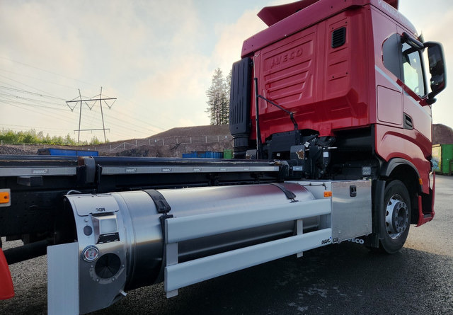 Грузовик-шасси Iveco S-Way 6x2 LNG / LBG: фото 8