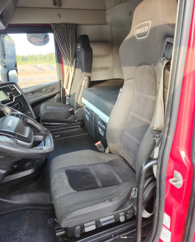 Грузовик-шасси Iveco S-Way 6x2 LNG / LBG: фото 18
