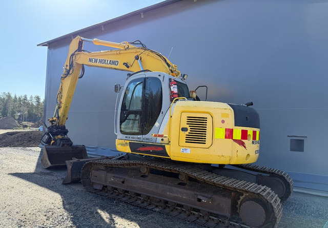 New Holland E235SR - Гусеничный экскаватор: фото 3 New Holland E235SR - Гусеничный экскаватор: фото 3