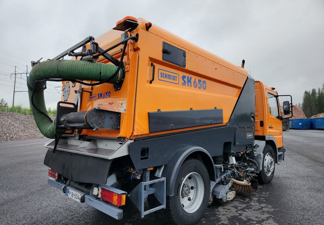 Schmidt SK650 Atego 85kmh/h - Подметально-уборочная машина: фото 5 Schmidt SK650 Atego 85kmh/h - Подметально-уборочная машина: фото 5