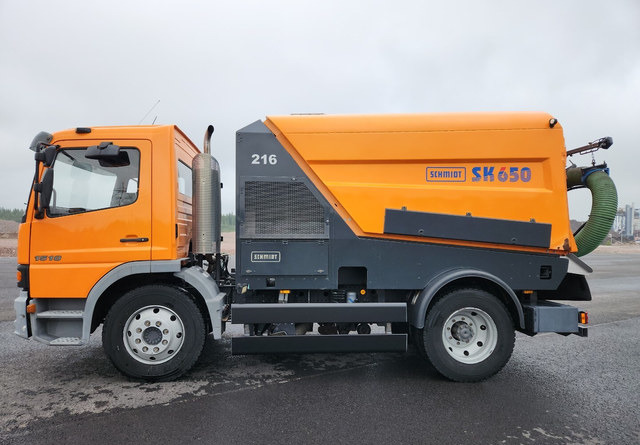 Schmidt SK650 Atego 85kmh/h - Подметально-уборочная машина: фото 2 Schmidt SK650 Atego 85kmh/h - Подметально-уборочная машина: фото 2