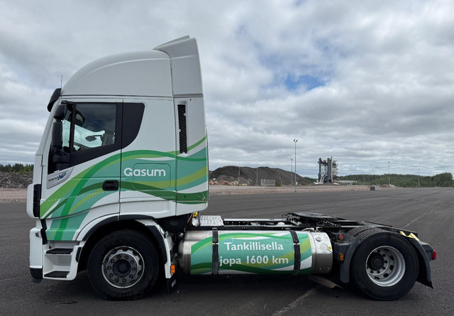 Iveco Stralis 440 4x2 LNG / LBG - Тягач: фото 2 Iveco Stralis 440 4x2 LNG / LBG - Тягач: фото 2