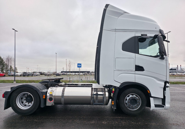 IvecoS-Way 460 4x2 LNG / LBG - Тягач: фото 5 IvecoS-Way 460 4x2 LNG / LBG - Тягач: фото 5