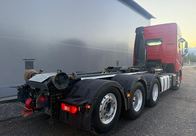 VolvoFH16 750 8X4 - Крюковой мультилифт: фото 5 VolvoFH16 750 8X4 - Крюковой мультилифт: фото 5