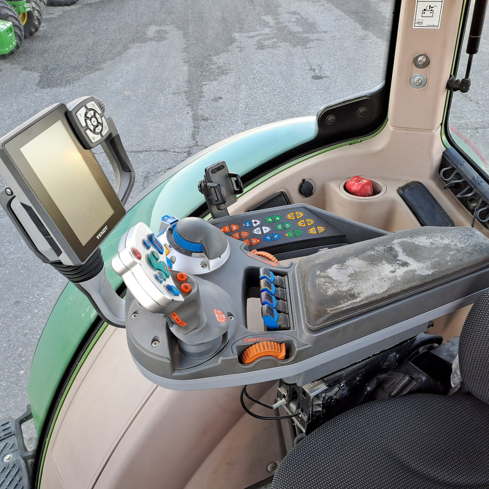 Трактор FENDT 720 VARIO PROFI: фото 15 Трактор FENDT 720 VARIO PROFI: фото 15