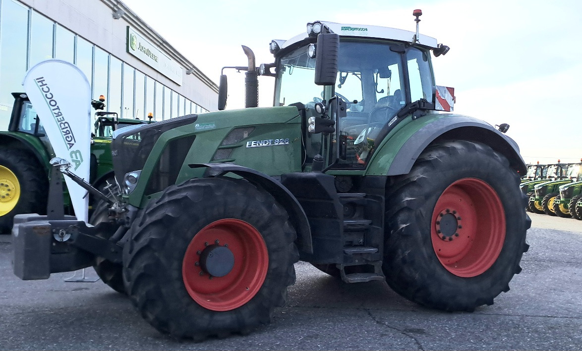 FENDT 828 VARIO PROFI - Трактор: фото 1 FENDT 828 VARIO PROFI - Трактор: фото 1