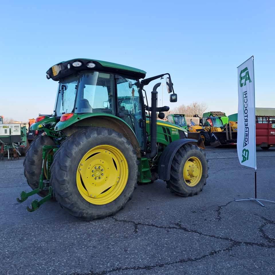 JOHN DEERE 5125R - Трактор: фото 2 JOHN DEERE 5125R - Трактор: фото 2