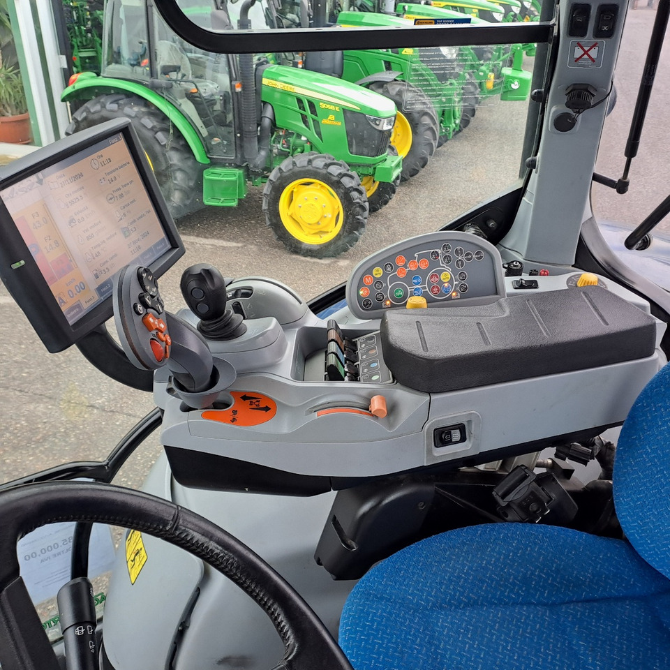 NEW HOLLAND T7.270 BLUEPOWER - ASTA AGRIBERTOCCHI - Трактор: фото 2 NEW HOLLAND T7.270 BLUEPOWER - ASTA AGRIBERTOCCHI - Трактор: фото 2