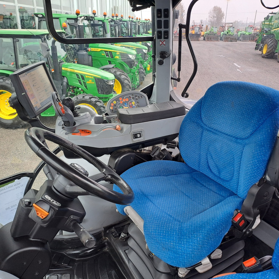 Трактор NEW HOLLAND T7.270 BLUEPOWER: фото 6 Трактор NEW HOLLAND T7.270 BLUEPOWER: фото 6
