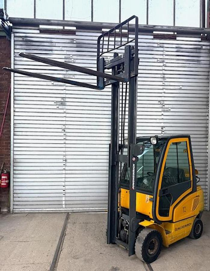 Gabelstapler JUNGHEINRICH, mit Gasantrieb - Газовый погрузчик: фото 2 Gabelstapler JUNGHEINRICH, mit Gasantrieb - Газовый погрузчик: фото 2