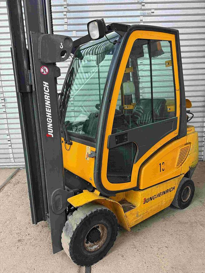 Gabelstapler JUNGHEINRICH, mit Gasantrieb - Газовый погрузчик: фото 3 Gabelstapler JUNGHEINRICH, mit Gasantrieb - Газовый погрузчик: фото 3