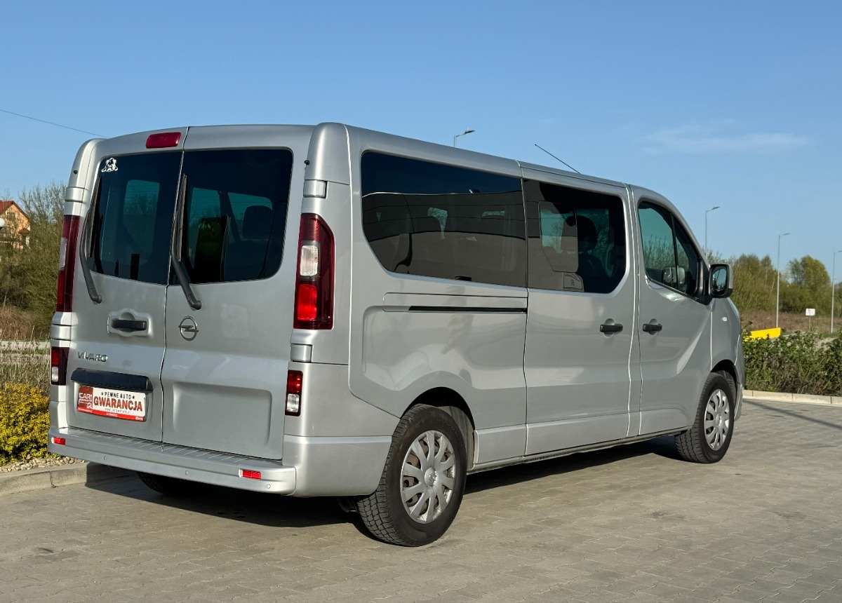 Opel Vivaro 2019 rok 9 osobowy nawiewy tylne Bezwypadkowy Niski przebieg FV23 - Микроавтобус, Пассажирский фургон: фото 3 Opel Vivaro 2019 rok 9 osobowy nawiewy tylne Bezwypadkowy Niski przebieg FV23 - Микроавтобус, Пассажирский фургон: фото 3