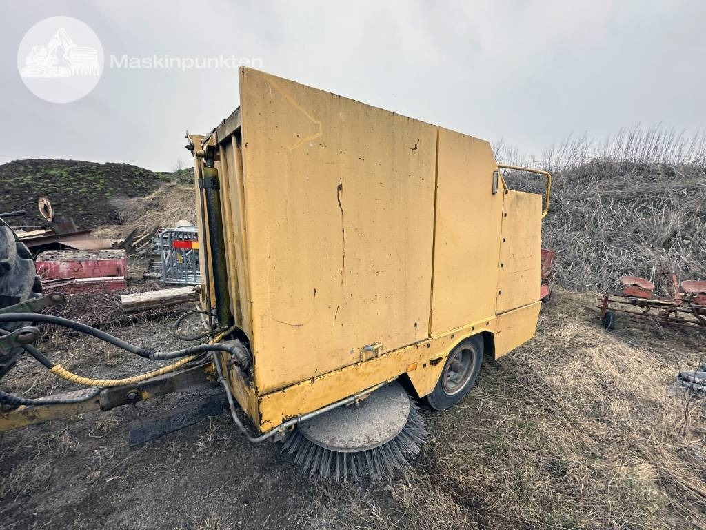 Broddway 1900 Sopmaskin - Подметально-уборочная машина: фото 1 Broddway 1900 Sopmaskin - Подметально-уборочная машина: фото 1