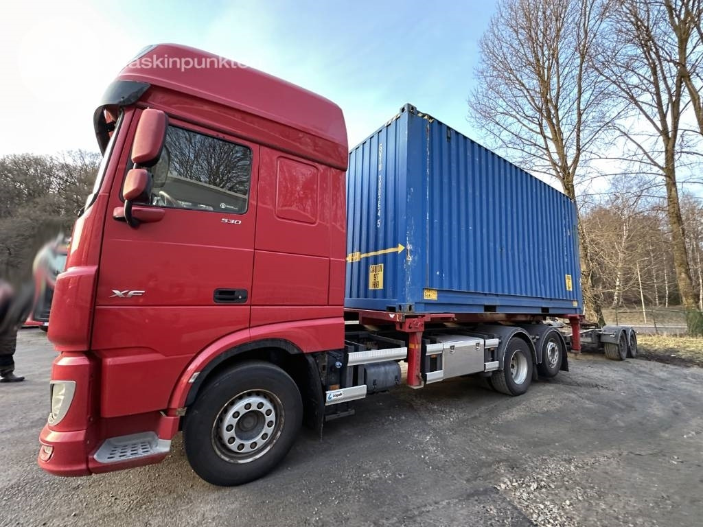 DAF XF 530 - Грузовик-контейнеровоз/ Сменный кузов: фото 2 DAF XF 530 - Грузовик-контейнеровоз/ Сменный кузов: фото 2