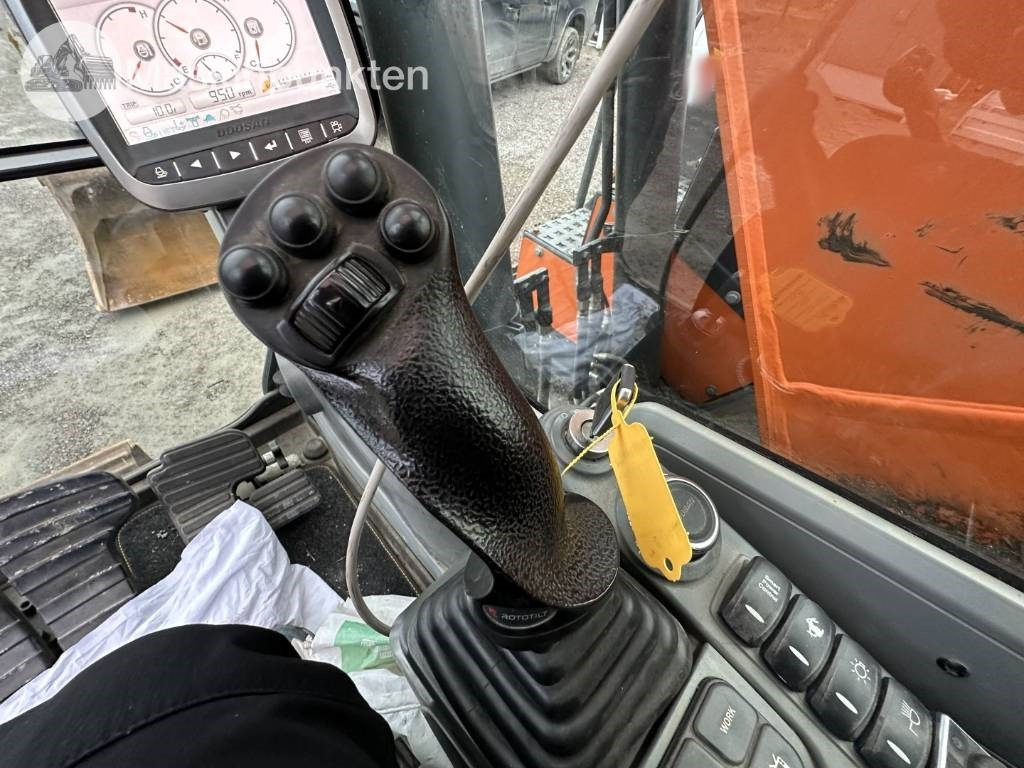 Гусеничный экскаватор Doosan DX 140 LCR-5: фото 18 Гусеничный экскаватор Doosan DX 140 LCR-5: фото 18