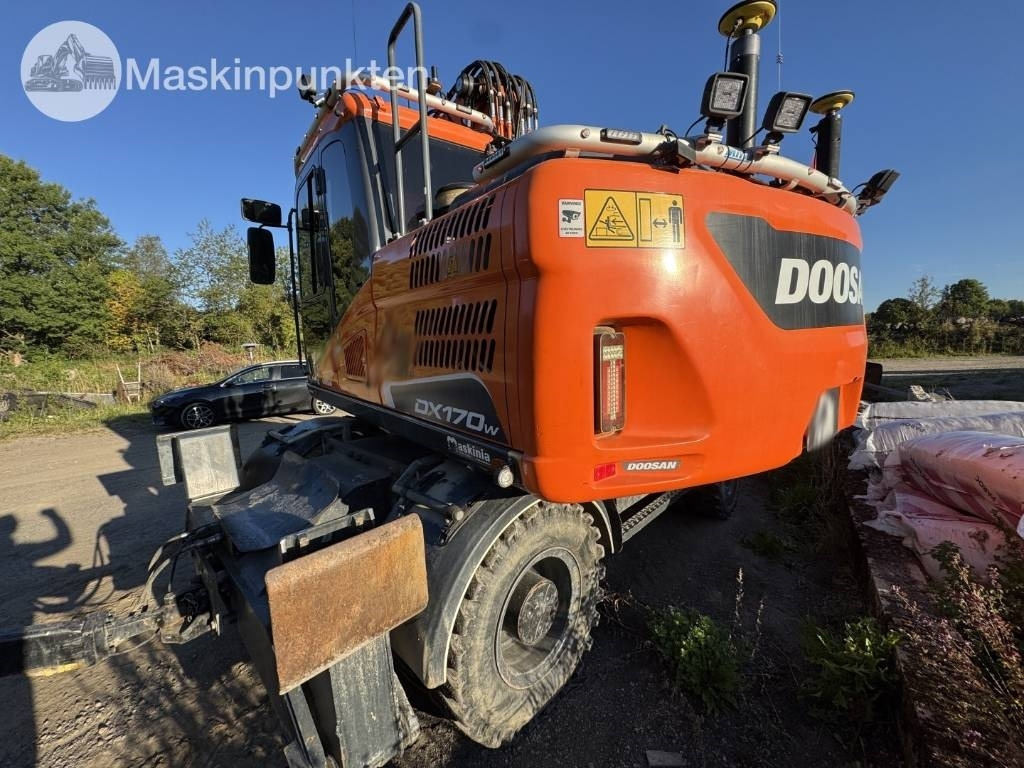 Doosan DX 170 W-5 + Tippvagn + Redskap - Колёсный экскаватор: фото 3 Doosan DX 170 W-5 + Tippvagn + Redskap - Колёсный экскаватор: фото 3