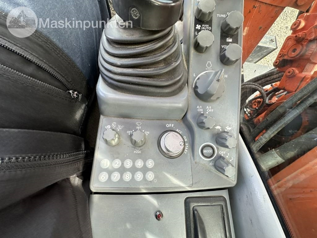 Колёсный экскаватор Hitachi ZX 140 W-5B: фото 22