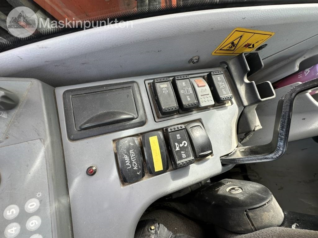 Колёсный экскаватор Hitachi ZX 140 W-5B: фото 23