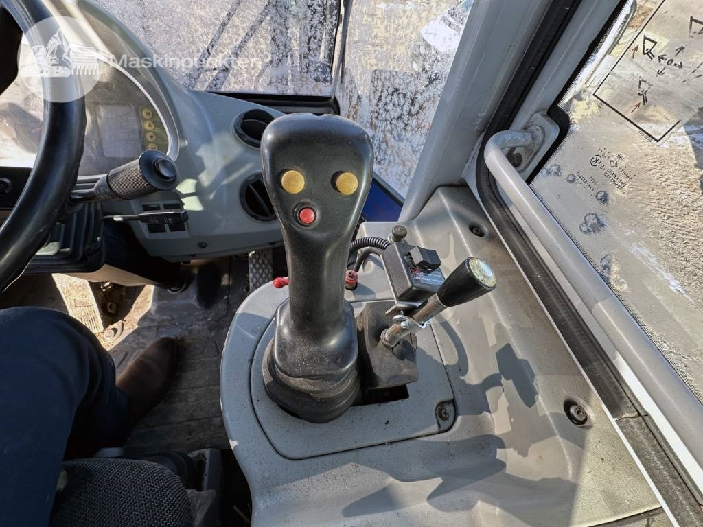 Колёсный погрузчик Hyundai HL 730 TM-7: фото 24 Колёсный погрузчик Hyundai HL 730 TM-7: фото 24