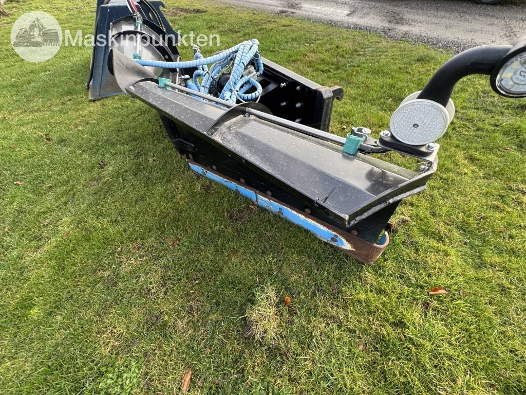 SE Equipment Sweden & Drivex snöplog och sandspridare - Отвал для снега: фото 1 SE Equipment Sweden & Drivex snöplog och sandspridare - Отвал для снега: фото 1